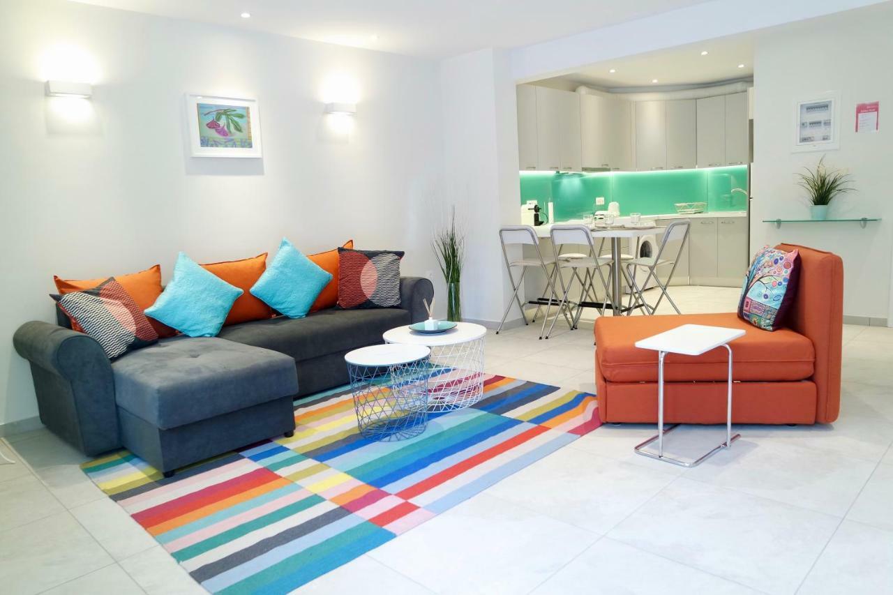 Design Apartment In The City Of Athene Buitenkant foto